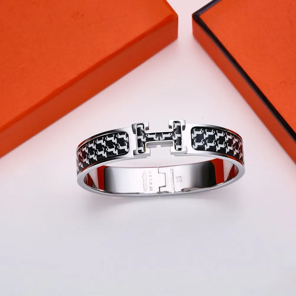 Bracelet Size 16 N77381