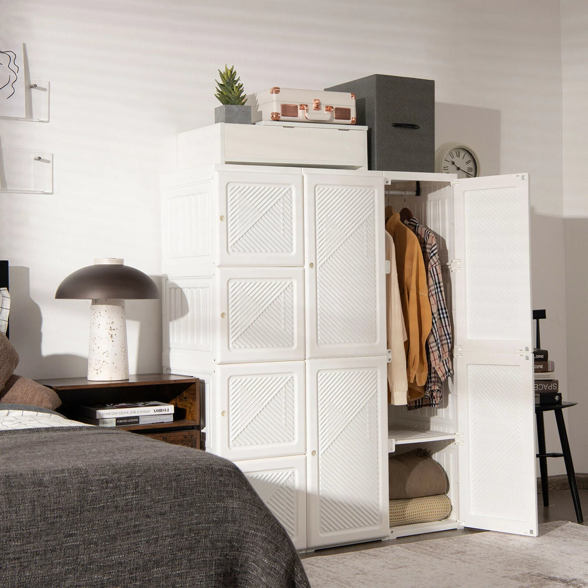 Portable Foldable Closet with 8 Cubes K8175