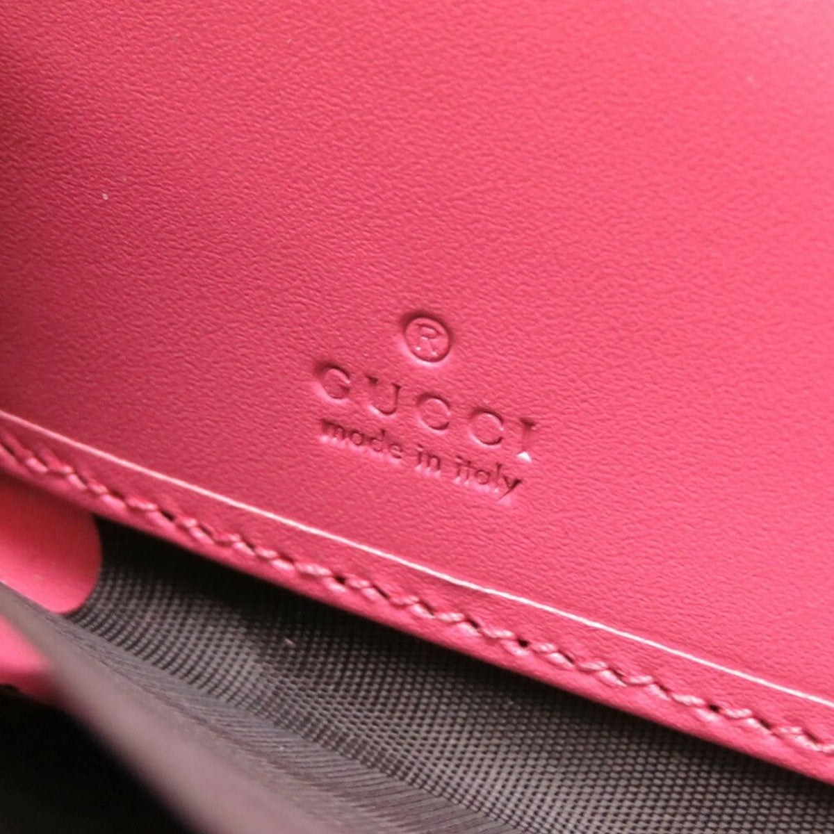 Pre-Owned Pink Leather Round Wallet Purse X450717