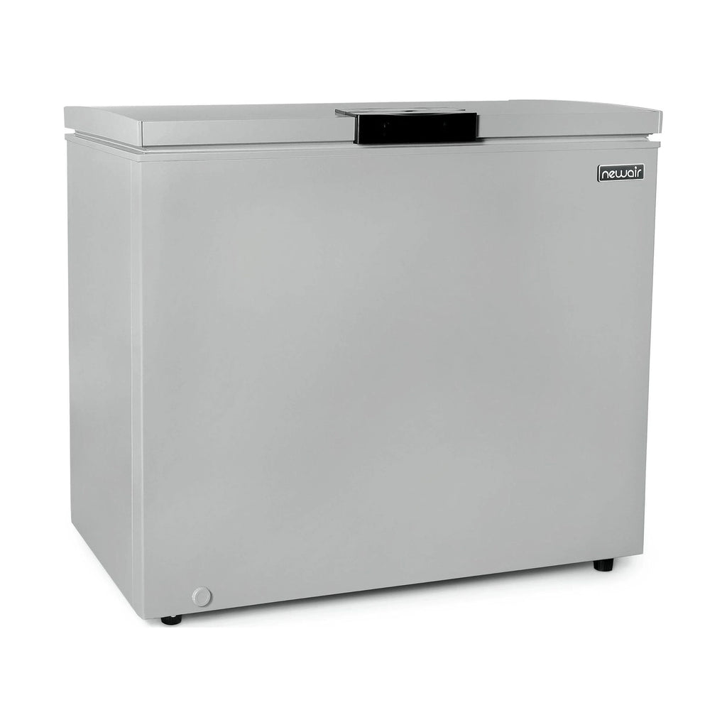 6.7 Cu. Ft. Compact Chest Freezer L1169