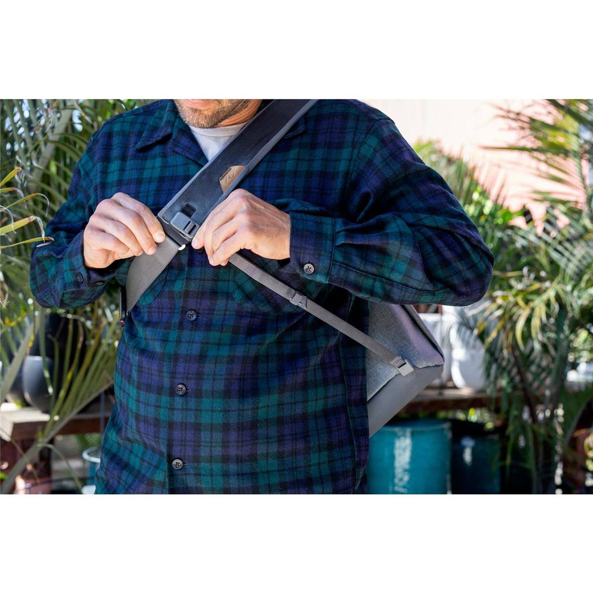 Messenger 13L Ash S81371
