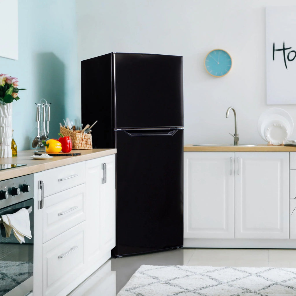 10.0 cu. ft. Black Top Mount Fridge Q5957