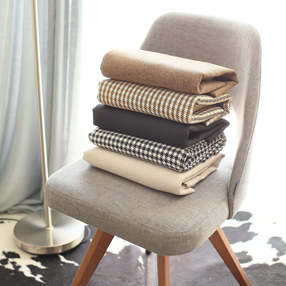Set Of Four Grey And Black Geometric Polyester Lumbar Pillow Y519
