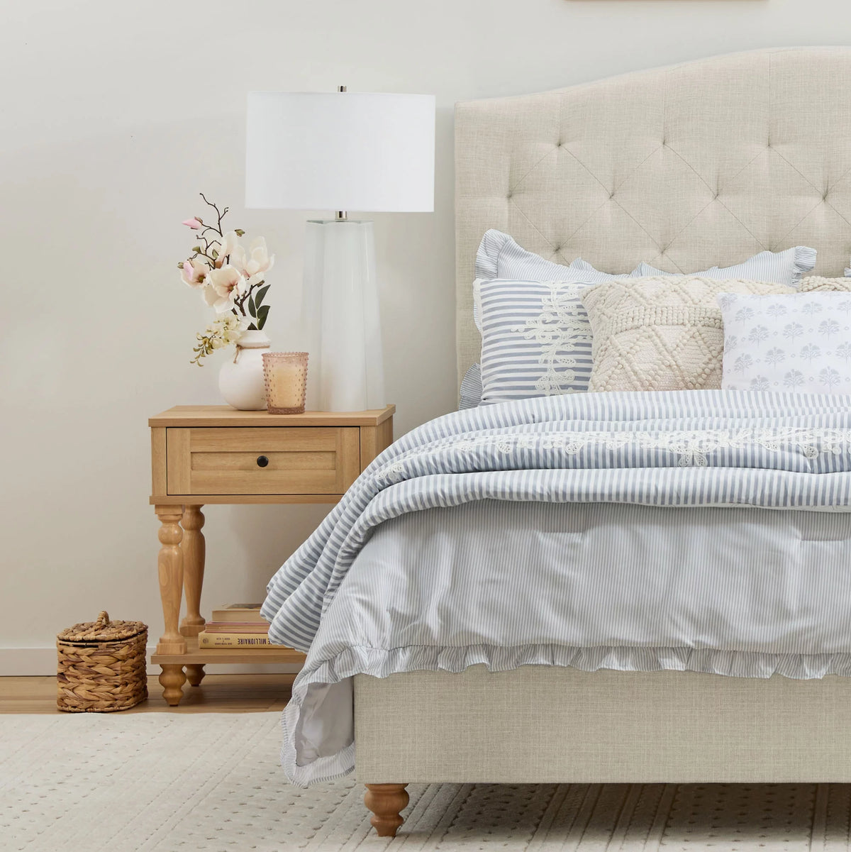 Upholstered Diamond Tufted Platform Bed, Twin, Oat K688