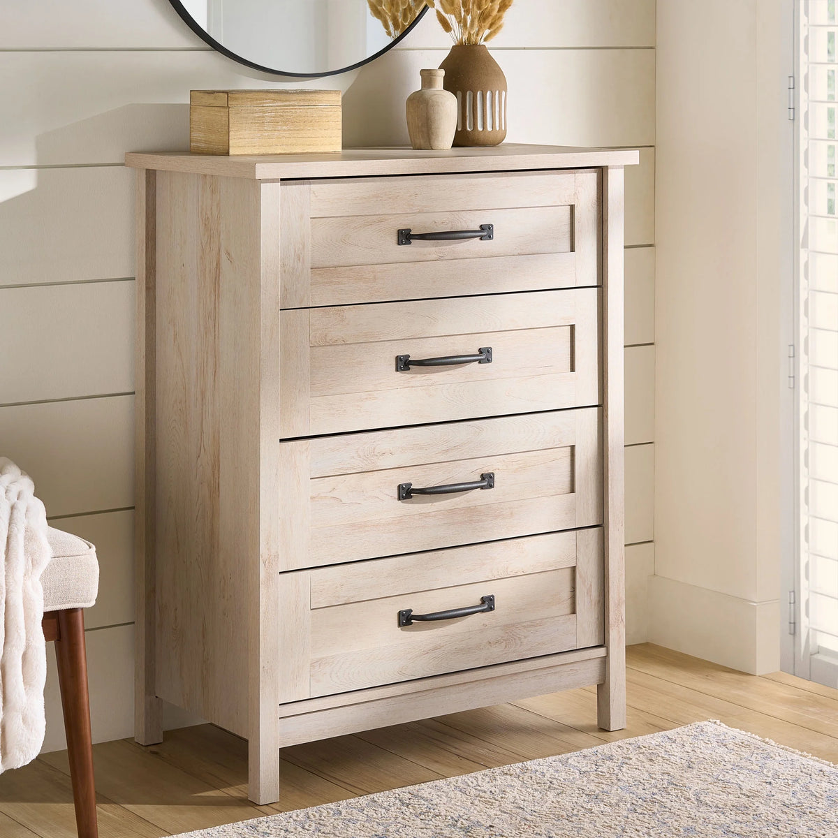 4-Drawer Chest I565