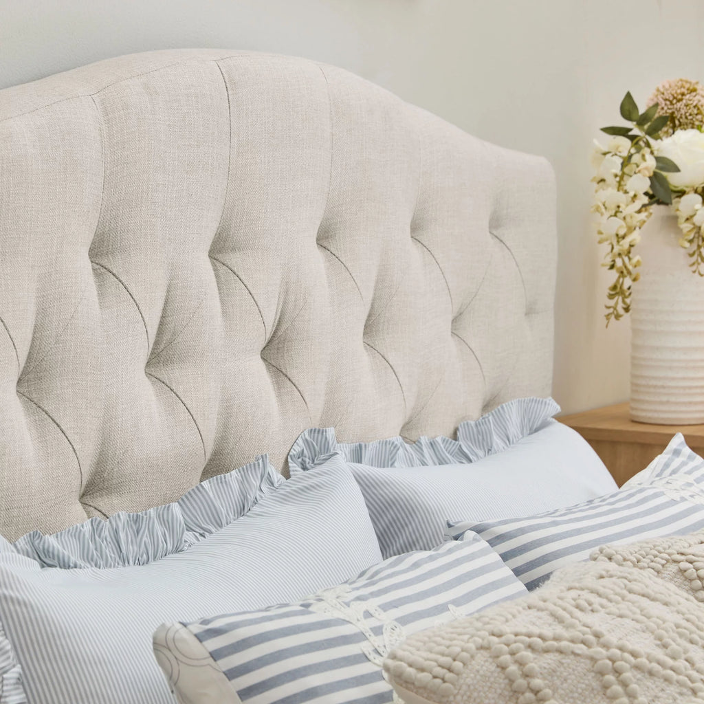Upholstered Diamond Tufted Platform Bed, Twin, Oat K688