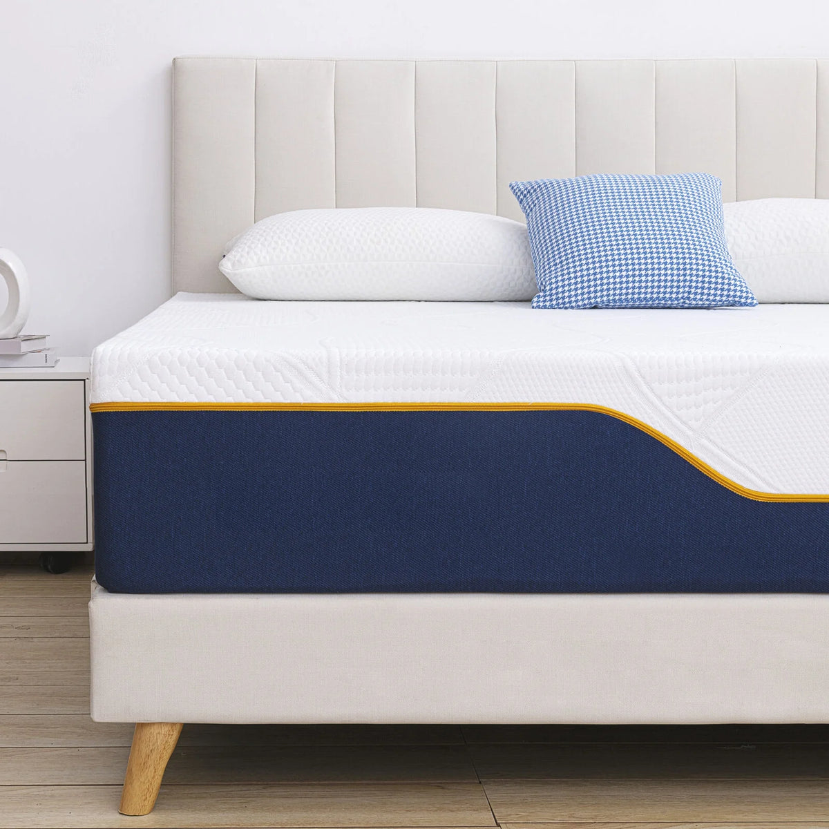 Queen Size Medium Plush Gel Memory Foam Mattress B23024
